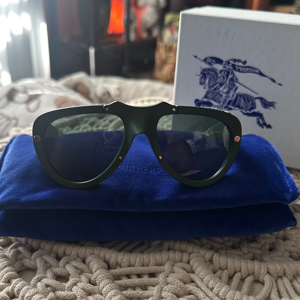 Burberry Olive Green Sunglasses with Blue Case *Unisex!*
